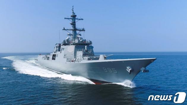 HD현대중공업이 건조해 2024년 말 해군에 인도 예정인 차세대 이지스 구축함(KDX-III Batch-II) 1번함 '정조대왕함'의 시운전 모습(HD현대 제공)